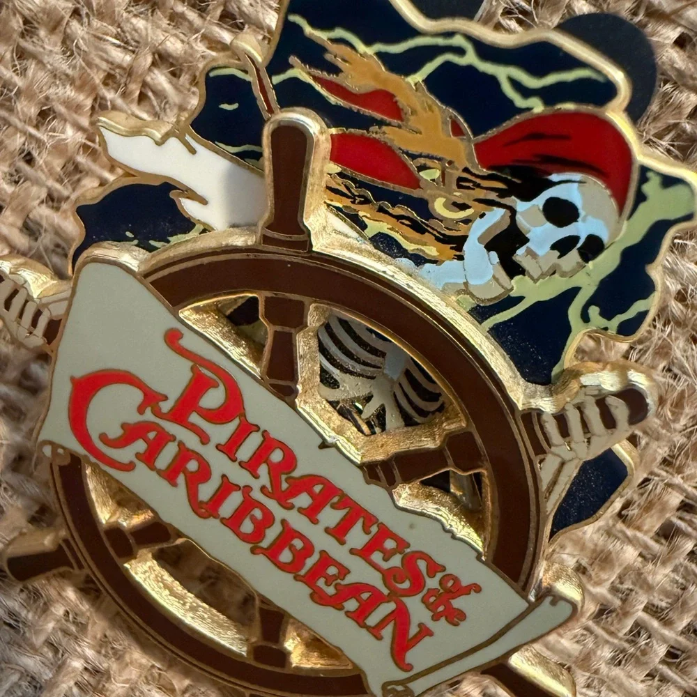 Disney Collectible Pin, 2005,Pirates of the Caribbean w/moveable helm,~1.5”x1.5”